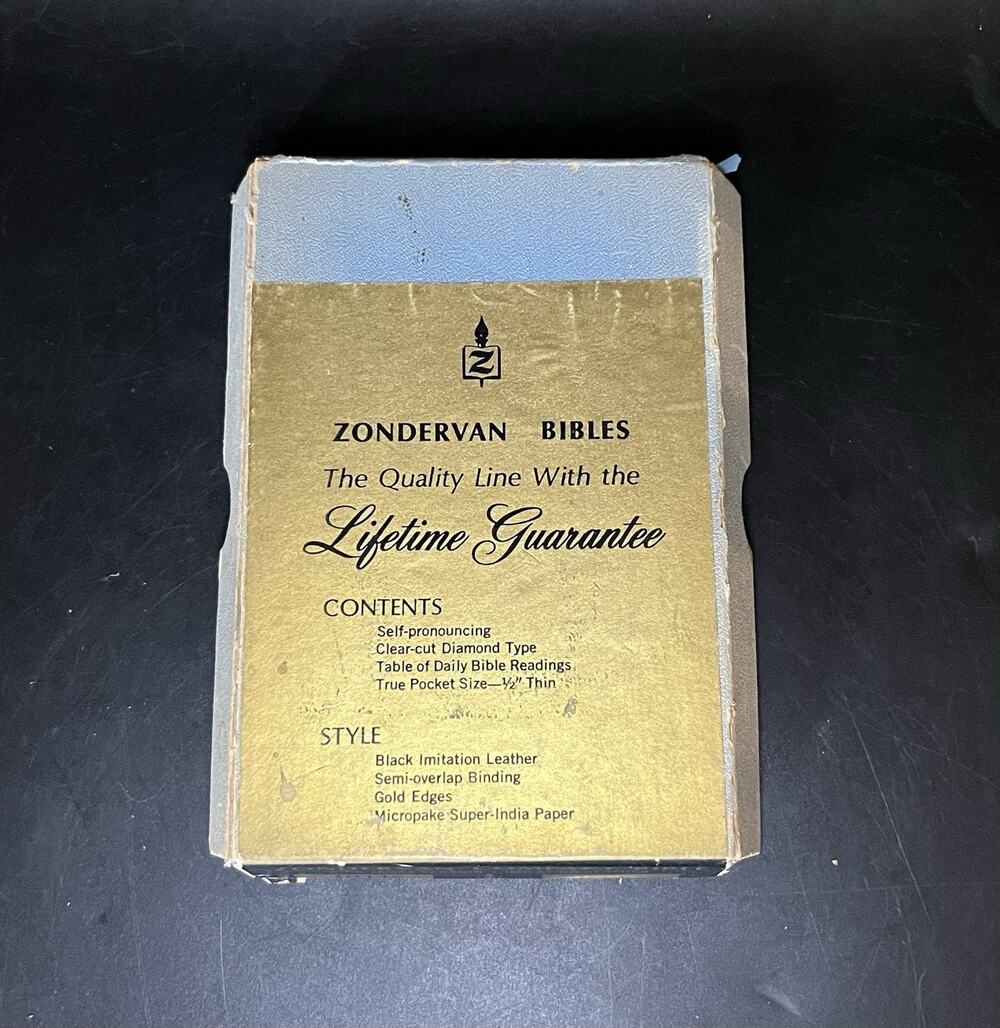 Holy Bible Book Authorized King James Version World Publishing Vintage England